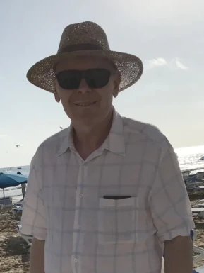 English men looking for love