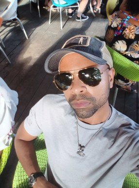 American men looking for love